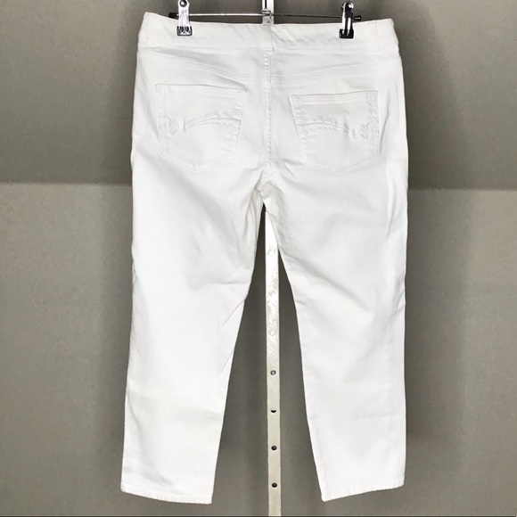 The Limited 917 Jeans White Capris - Picture 7 of 14